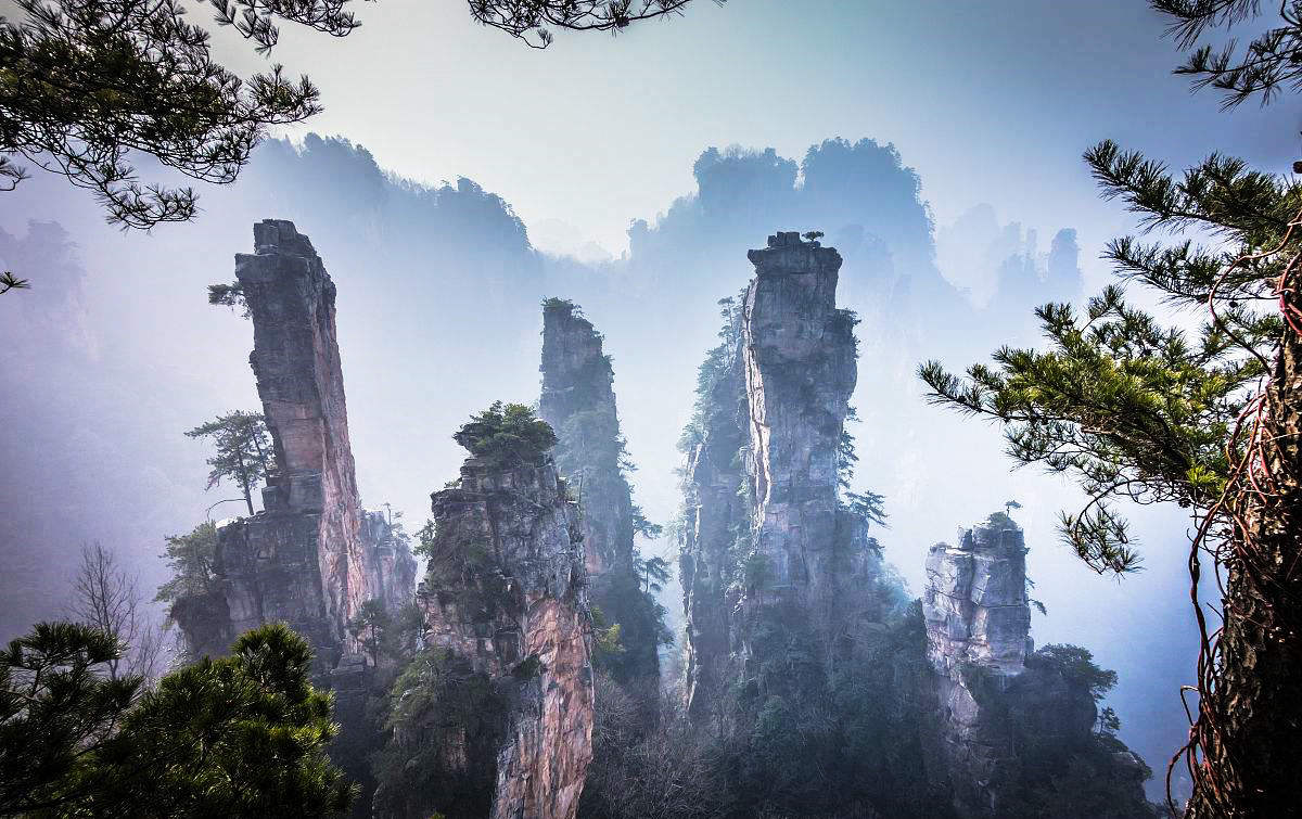 阿凡达取景地张家界,矮寨大桥,通天大道,神堂湾,凤凰古城,芙蓉镇